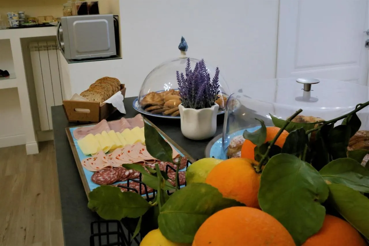 Bed and Breakfast Porta San Gennaro Napoli Italia